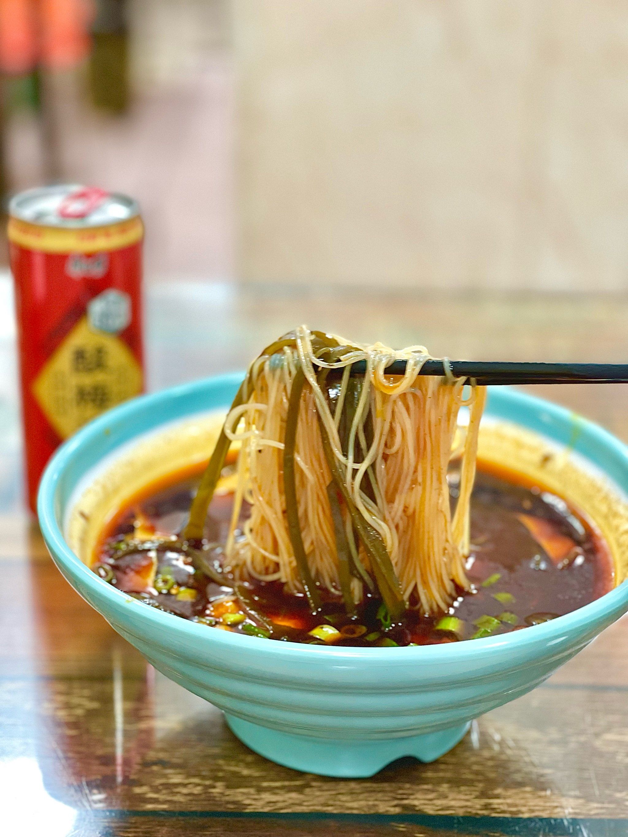 不可抗拒的麻辣牛肉红油米线