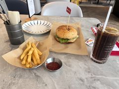 -必胜客(尹山湖歌林公园店)