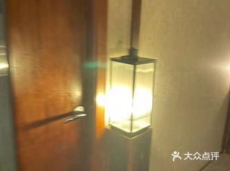 独有配方的水乳膜护理步骤： 内含瑞士小分子雪山水、珍