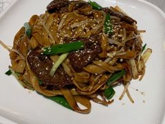 避风塘干炒牛河-十二粤味·顺德菜·烧鹅点心(五四广场店)