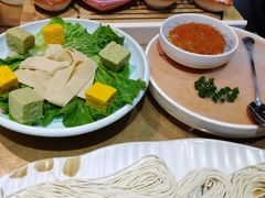 -左庭右院鲜牛肉火锅(金山万达店)