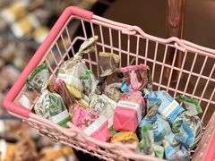 -Laderach 莱德拉(上海环贸iapm店)