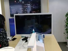 -华为授权体验店(万航渡路)