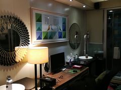 -喜鹊愉家酒店(郑州曼哈顿博览中心地铁站店)