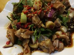 酸爽猪蹄-二孃鸡爪爪(东郊记忆店)