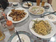 -汗腾格里·风味餐厅(新疆驻京办店)