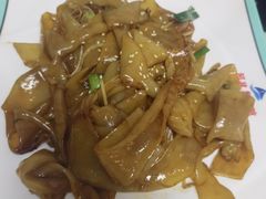 干炒牛肉河粉-阿政粤小馆(中央大街店)