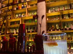 -饮湖威士忌鸡尾酒吧