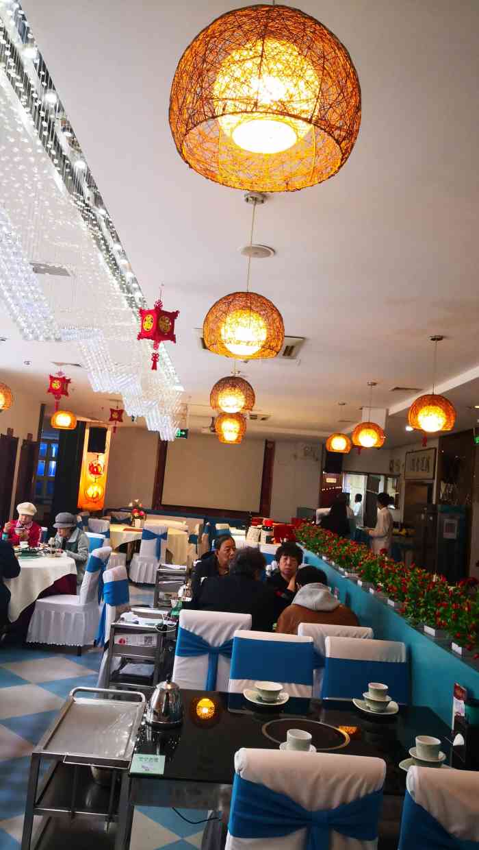 聚鲜楼·川湘家常菜烧烤羊蝎子(台湾街店)