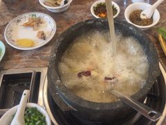 -鲁朗纳麦石锅鸡庄园