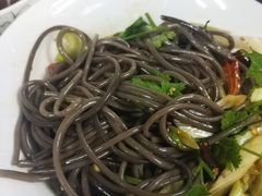 拌蕨根粉-大槐树烤肉馆