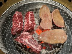 -山川小町·极番烧肉(新地假日广场店)