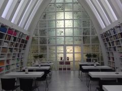 -钟书阁(松江泰晤士小镇店)