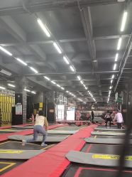 -零重力蹦床空间·滑梯·海洋球·团建(奥特莱斯店)