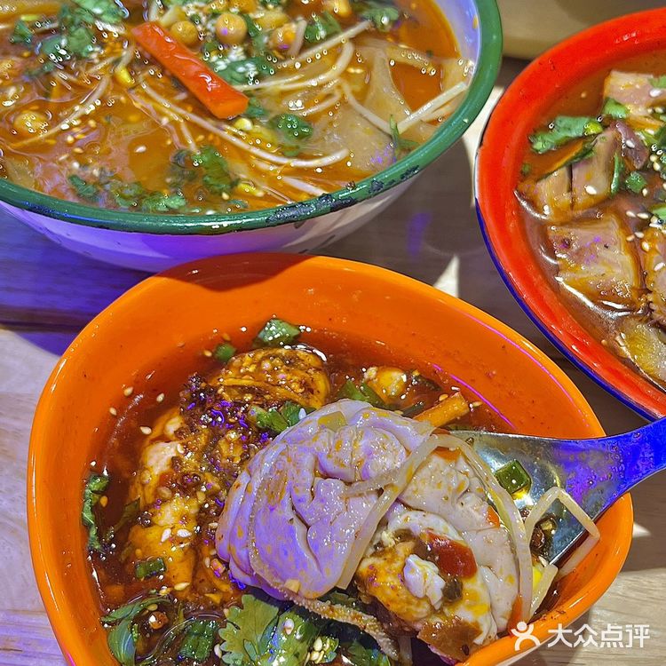 等等涮熟后，越吃越上瘾️ • 网红店，超级好吃