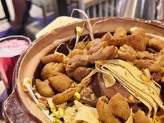 香辣肥肠煲-龙巢盱眙龙虾·牛蛙·烧烤宵夜(八卦岭店)