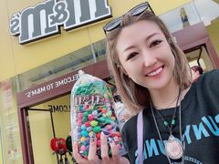 -m豆巧克力世界(上海世茂广场店)