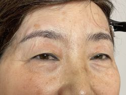 -一个差评成就的纹眉店