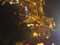 -屋顶顶城市·江景酒店-客房部