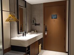 -成都锦华万达琉璃场亚朵酒店