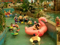 -龙脉温泉室内游泳馆