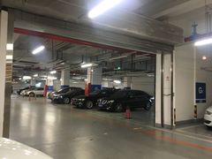 -虹桥天地-停车场