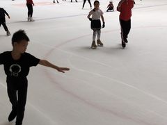 -冰纷万象滑冰场(深圳万象城店)