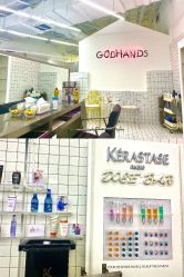 店内背景墙-Godhands美发设计沙龙