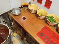 -柳州肥姨妈大骨螺蛳粉(万达中心店)