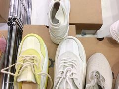 -UGG(燕莎奥特莱斯购物中心店)