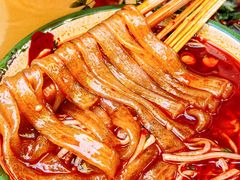 -拈签一笑黄牛肉辣卤串串