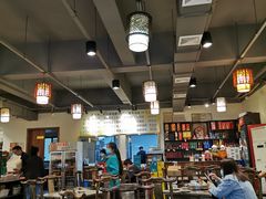 大堂-肖肖酸萝卜鱼火锅(总店)