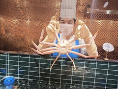 -雍容荟活帝王蟹活龙虾自助(苏宁旗舰店)