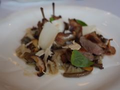 烟熏乳鸽配云南菌菇-Jean Georges