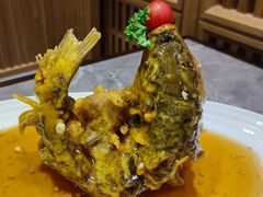 糖醋鲤鱼-闫府私房菜·百年鲁菜(恒隆店)
