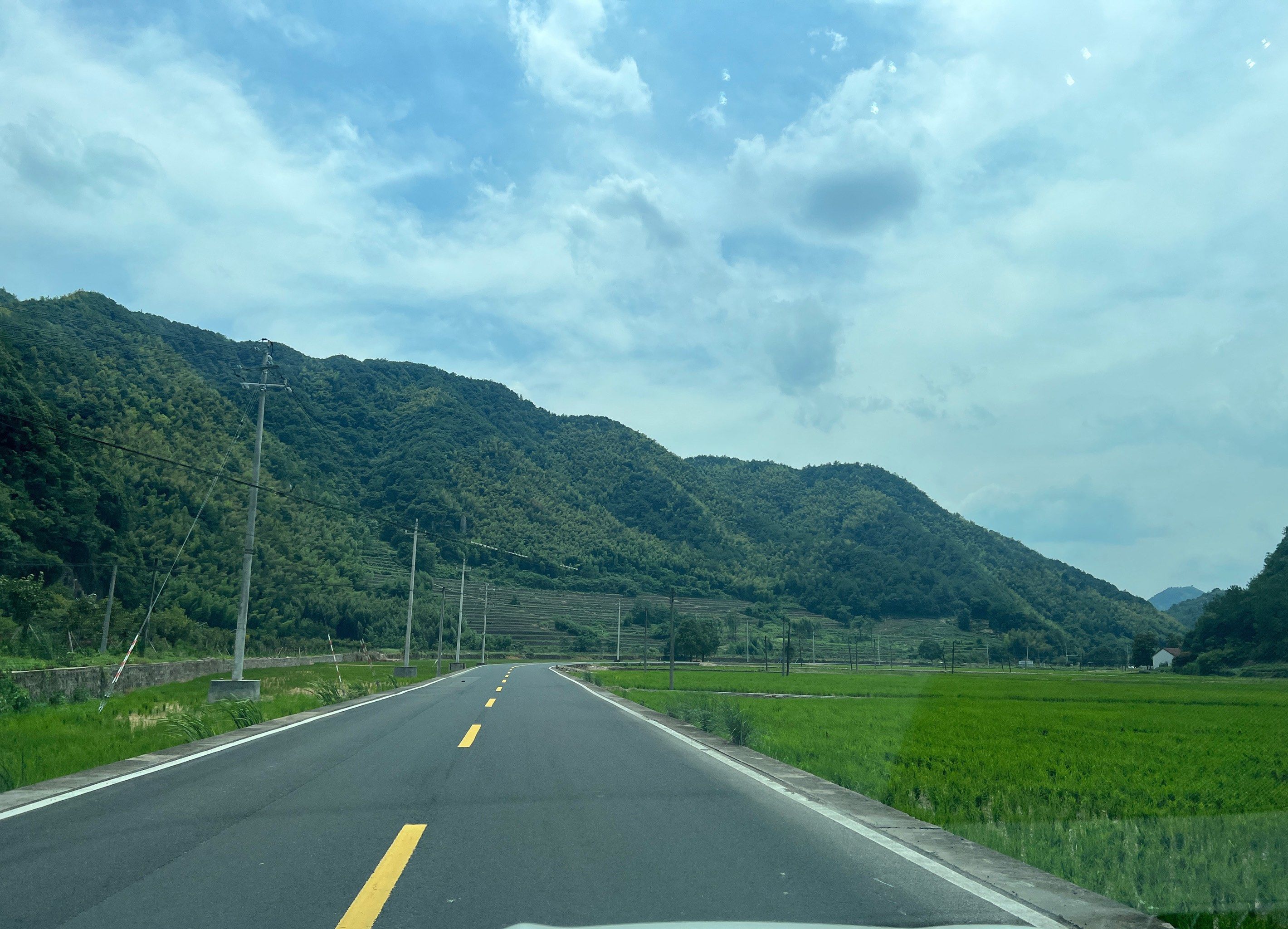 乡村路上的风景线