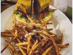 27&nbsp;牛肉汉堡-HELLO 27 意面·沙拉·帕尼尼