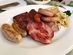 什锦香肠盘配德式酸菜、土豆泥-巴伐利亚啤酒坊(意式风情街店)