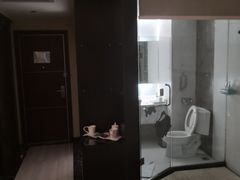 -昆明朗威酒店(昆明站火车站双桥夜市风情街店)