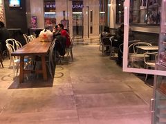 -巴黎贝甜(大宁国际商业广场店)
