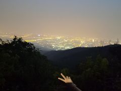 -鬼笑石后山停车场