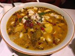 汉中酸菜鱼-江城小馆陕南妈妈菜·全球旅行餐厅(钟楼店)