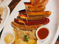 -1886德国汽车餐厅(外滩十六铺码头店)