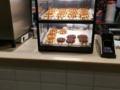面包甜点陈列柜-肯德基(北京南站店)