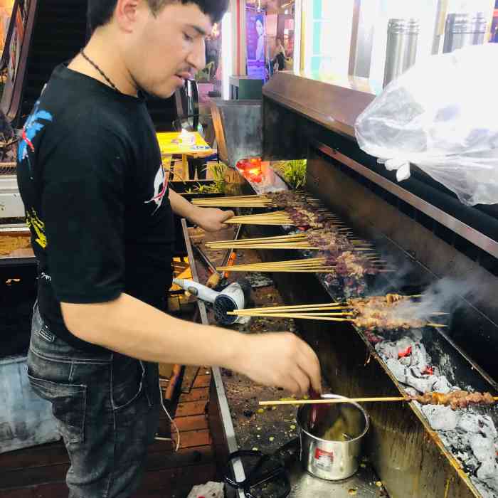 新疆阿卜杜烤羊肉串店(吾悦广场店)