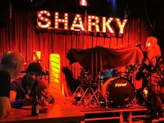 -鲨鱼美式餐厅酒吧Sharky