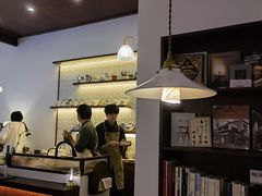 -Café Monson