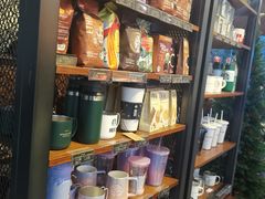 零售区-星巴克臻选(泰州万达广场店)