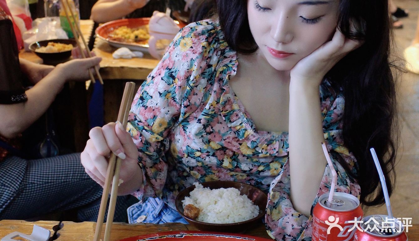 成都探店｜打卡成都麻辣烫天花板—老街称盘麻辣烫