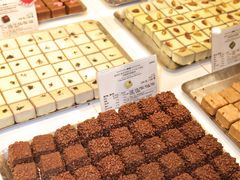 -VENCHI 闻绮(北京国贸商城店)